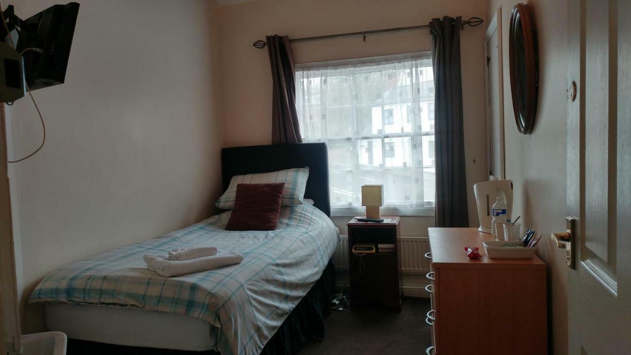 The Three Horseshoes Drayton Parslow ภายนอก รูปภาพ